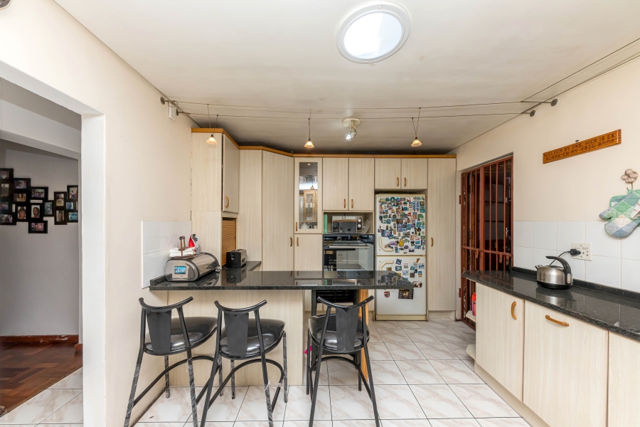 4 Bedroom Property for Sale in Athlone Western Cape